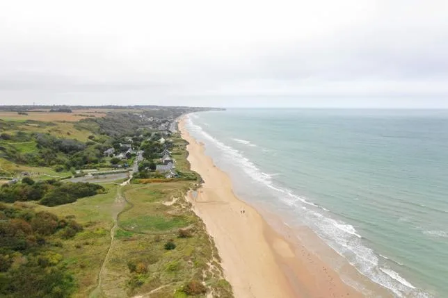 AVEC LES PLAGES FRANÇAISES DU DÉBARQUEMENT, “LA PAIX ET LA LIBERTÉ” INSCRITES À L’UNESCO