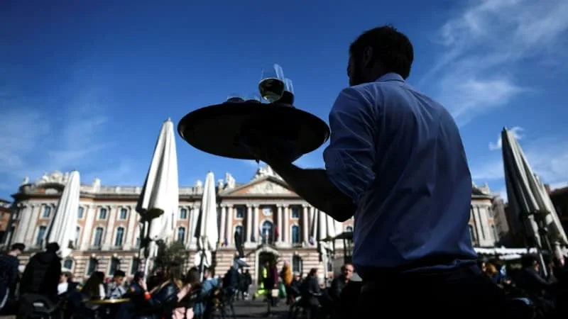 ANNULATIONS DE RÉSERVATIONS, SALARIÉS ÉPUISÉS, DES ÉQUIPEMENTS MIS À RUDE ÉPREUVE… 9 RESTAURANTS SUR 10 ONT VU LEUR ACTIVITÉ PÉNALISÉE PAR LA CANICULE