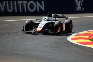 EN FORMULE 2, UN PILOTE DISQUALIFIÉ ET UNE ÉCURIE MISE À L’AMENDE… À CAUSE D’UN INVITÉ