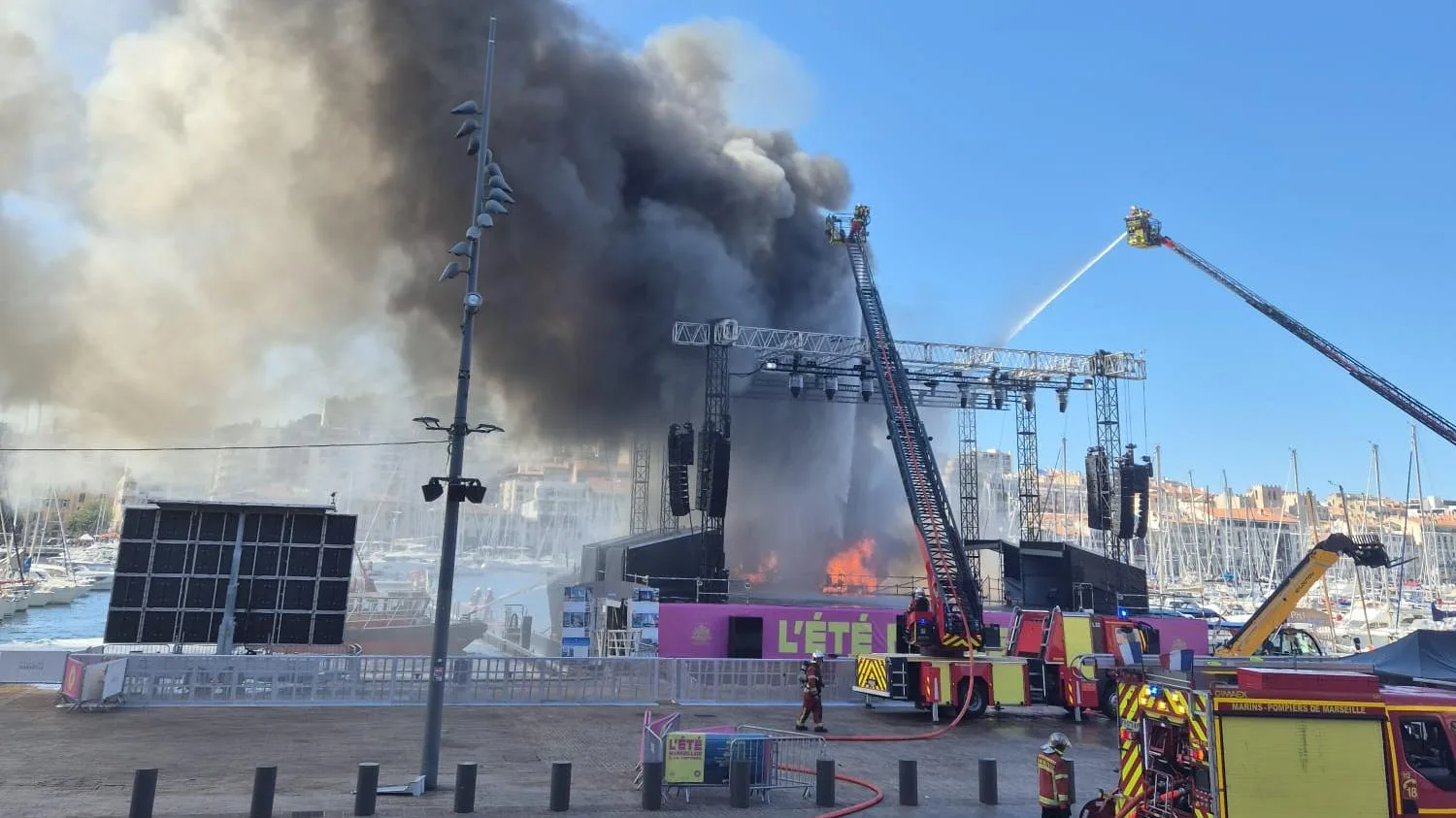 À MARSEILLE, UN INCENDIE TOUCHE DEUX BATEAUX DANS LE VIEUX-PORT, 14 BLESSÉS PRIS EN CHARGE PAR LES POMPIERS