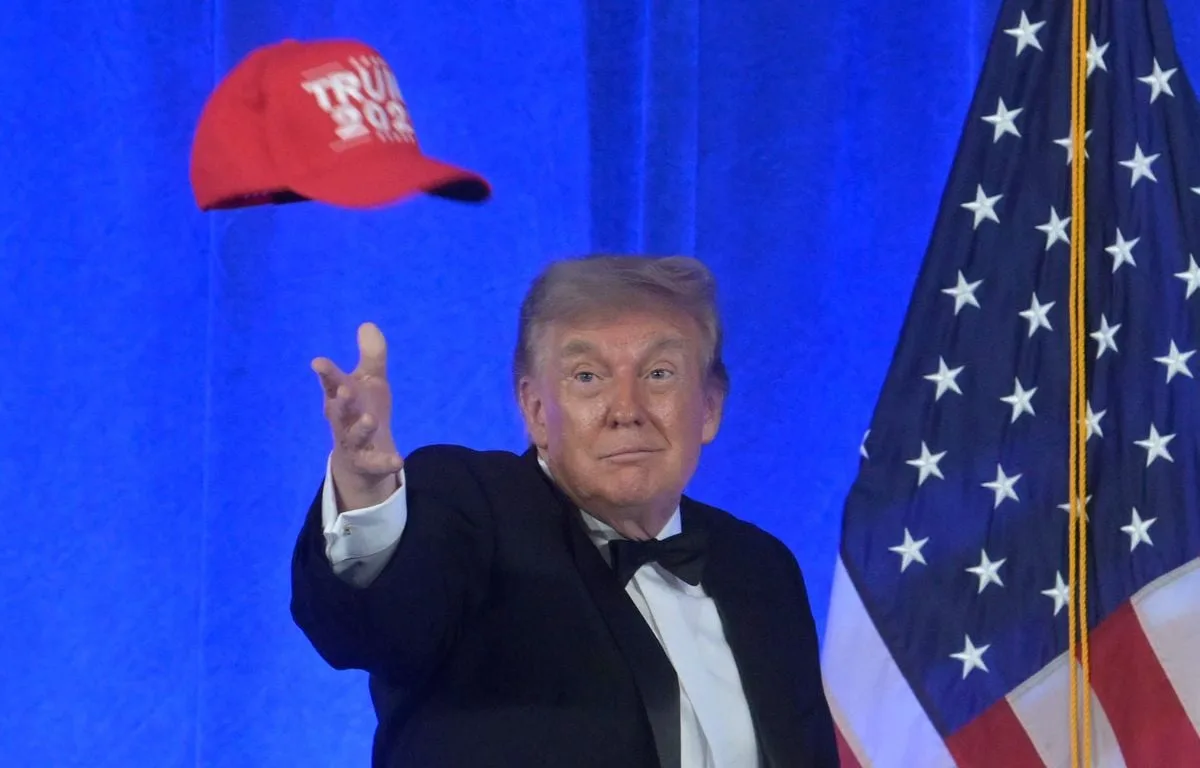 TRUMP ORDONNE L’INSTALLATION DE PANNEAUX DEVANT UN MUSÉE PUBLIC DE WASHINGTON QU’IL ACCUSE D’ÊTRE TROP PROGRESSISTE