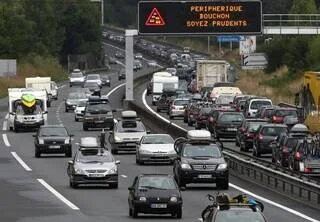 CANICULE : LES CITADINS VONT-ILS FUIR LES VILLES CE WEEK-END ? VOICI À QUOI S’ATTENDRE SUR LES ROUTES DE FRANCE