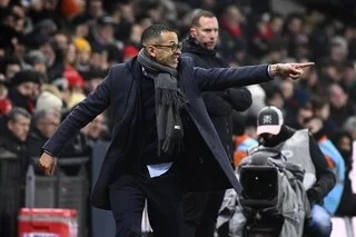 LIGUE 1. LIAM ROSENIOR RAPPELÉ À L’ORDRE POUR AVOIR CHAMBRÉ LES SUPPORTERS DE STRASBOURG APRÈS LA VICTOIRE DU PARIS FC