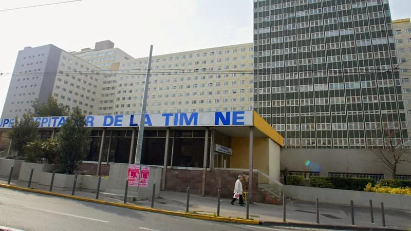 INFO BFM MARSEILLE PROVENCE. UN BÉBÉ MEURT AUX URGENCES APRÈS AVOIR ÉTÉ RETROUVÉ INCONSCIENT DANS UNE VOITURE