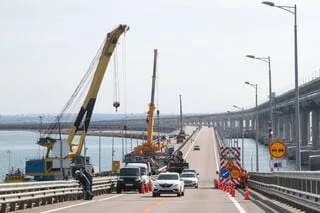 ATTAQUES UKRAINIENNES EN CRIMÉE : LA DISTRIBUTION DE CARBURANT SUSPENDUE DANS LA PÉNINSULE