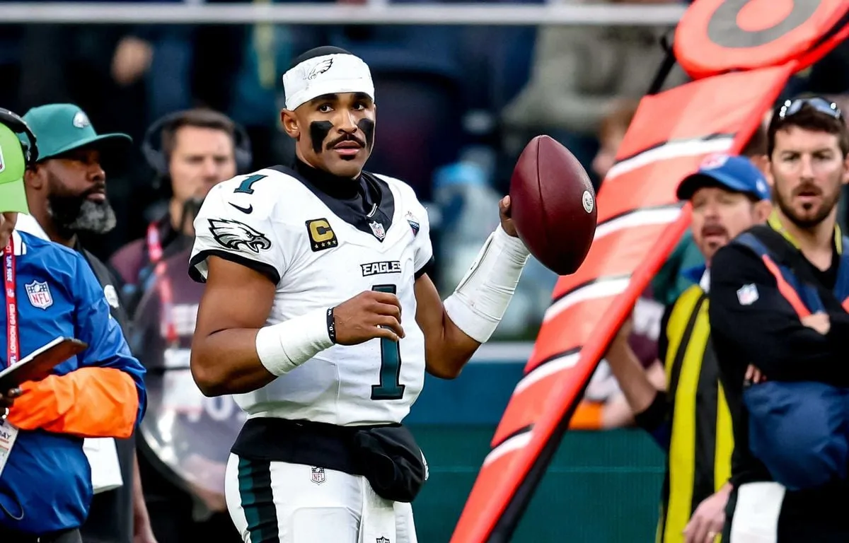 NFL : UN CAILLOT MAL TRAITÉ VIRE À L’EMBOLIE PULMONAIRE, COMMENT JALEN HURTS A-T-IL PU JOUER À LONDRES ?