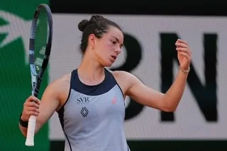 TENNIS. « BESOIN DE QUELQUES SEMAINES DE REPOS » : TOUCHÉE AU TALON, LOÏS BOISSON ENCORE ÉCARTÉE DES COURTS
