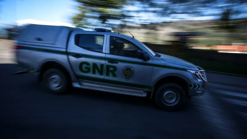 DEUX ENFANTS FRANÇAIS DE 4 ET 5 ANS DÉCOUVERTS SEULS SUR UNE ROUTE AU PORTUGAL, UNE INFORMATION JUDICIAIRE OUVERTE
