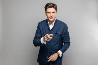 « JE LE REGRETTE » : PAUL MELUN QUITTE FRANCEINFO APRÈS UNE SAISON, SON ÉMISSION « LE POUR ET LE CONTRE » ARRÊTÉE