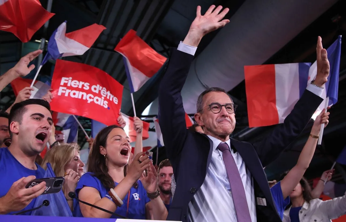 PRÉSIDENTIELLE 2027 : AUX CÔTÉS DE BOUALEM SANSAL, RETAILLEAU PROMET DE « REMETTRE LA FRANCE À L’ENDROIT »