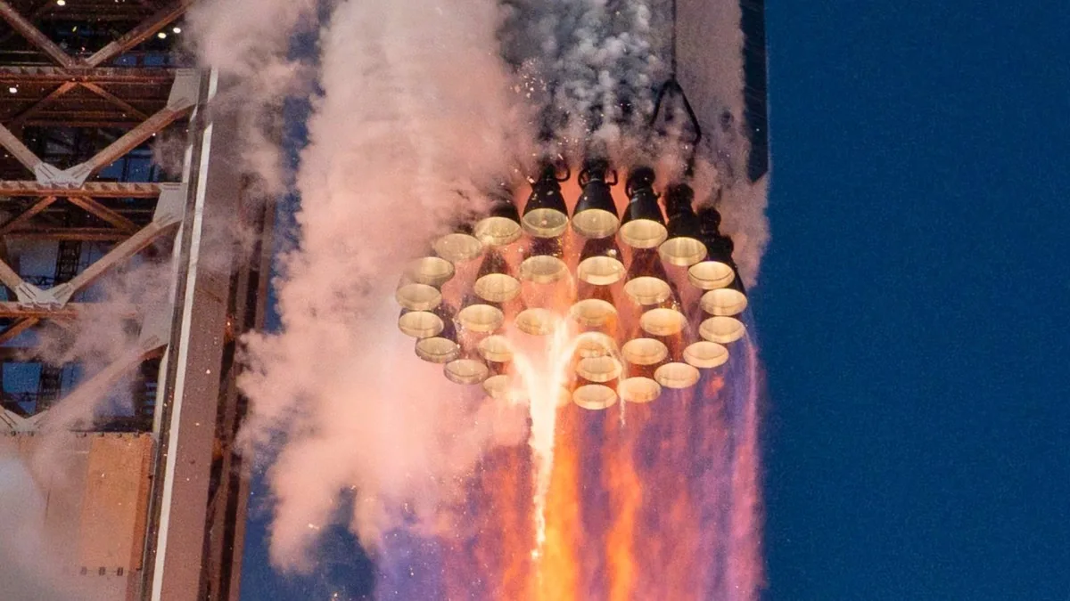 LE VOL 13 DU LANCEUR ULTRA LOURD STARSHIP FILMÉ PAR DES DRONES ET DES CAMÉRAS HAUTE VITESSE