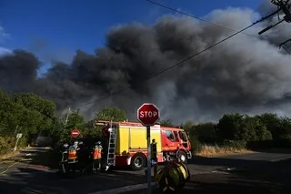 ENTRETIEN. INCENDIES : QUELS SONT LES EFFETS DES FUMÉES SUR LA SANTÉ ?
