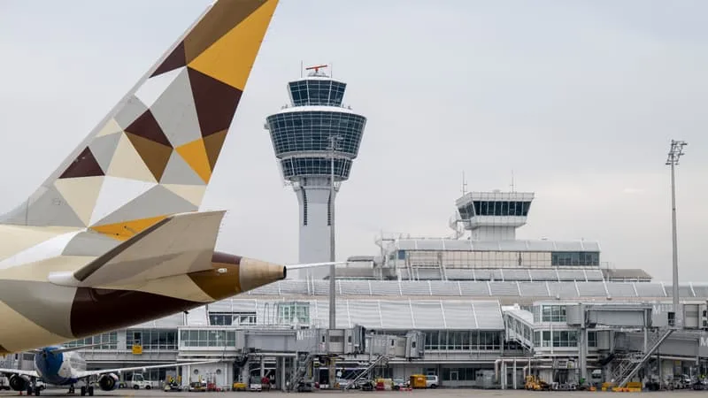 LES VOLS SUSPENDUS À L’AÉROPORT DE MUNICH APRÈS L’OBSERVATION PRÉSUMÉE D’UN DRONE PAR DES PILOTES