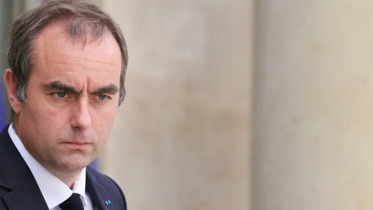 MANIFESTATIONS DU 17 OCTOBRE: SÉBASTIEN LECORNU APPORTE « TOUT » SON SOUTIEN AUX FORCES DE L’ORDRE ET DÉNONCE UNE « VIOLENCE D’UNE EXTRÊME INTENSITÉ »