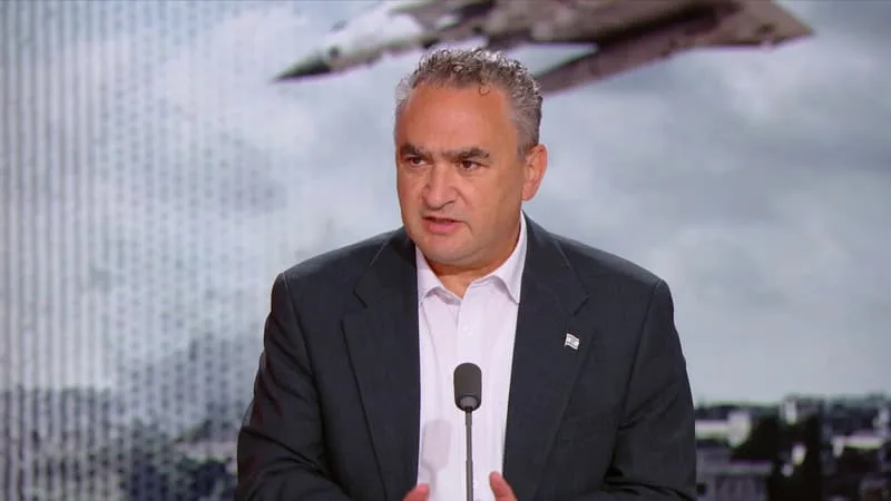« N’IMPORTE QUI PLUTÔT QUE MÉLENCHON »: LFI DÉNONCE UNE « INGÉRENCE » APRÈS LES PROPOS DE L’AMBASSADEUR D’ISRAËL EN FRANCE SUR LA PRÉSIDENTIELLE