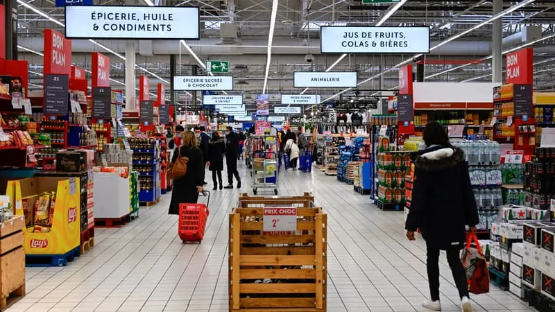 « UN PROJET INFLATIONNISTE »: LA LOI D’URGENCE AGRICOLE VA-T-ELLE FAIRE GRIMPER LES PRIX EN RAYON?