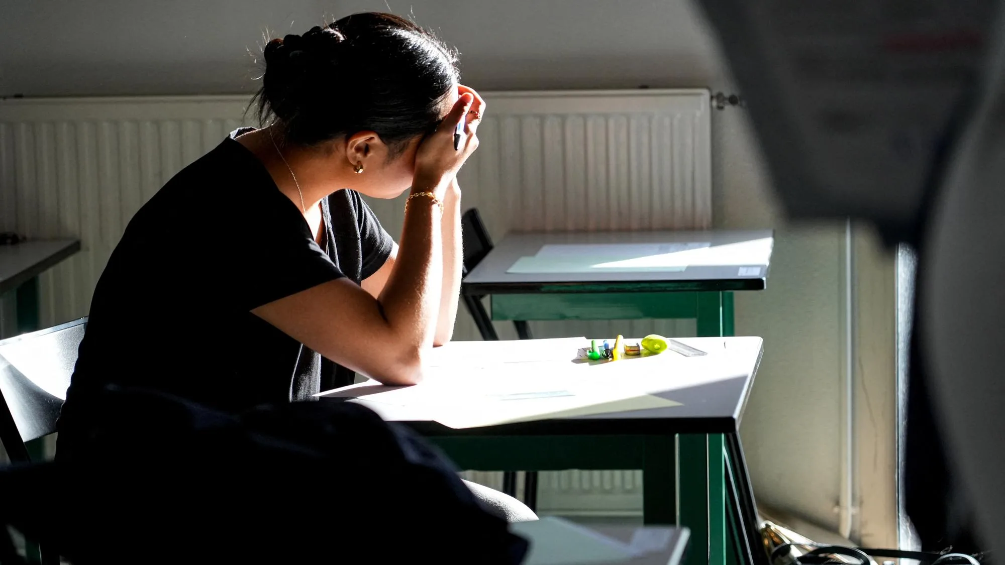 FACE À LA CHALEUR, LE MINISTÈRE POURRA « DÉCALER » CERTAINS ORAUX DU BAC AFIN D’OFFRIR « DES CONDITIONS DÉCENTES » AUX CANDIDATS
