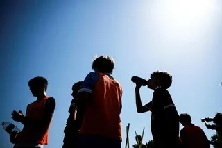 ESPACES CLIMATISÉS, RESTRICTIONS, FEUX D’ARTIFICE… CE QU’IL FAUT SAVOIR SUR LA VIGILANCE ROUGE CANICULE DANS L’ORNE