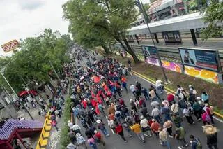 COUPE DU MONDE. NOUVELLE MANIFESTATION, SANS HEURTS, PRÈS DU STADE AZTECA AVANT LE MATCH D’OUVERTURE