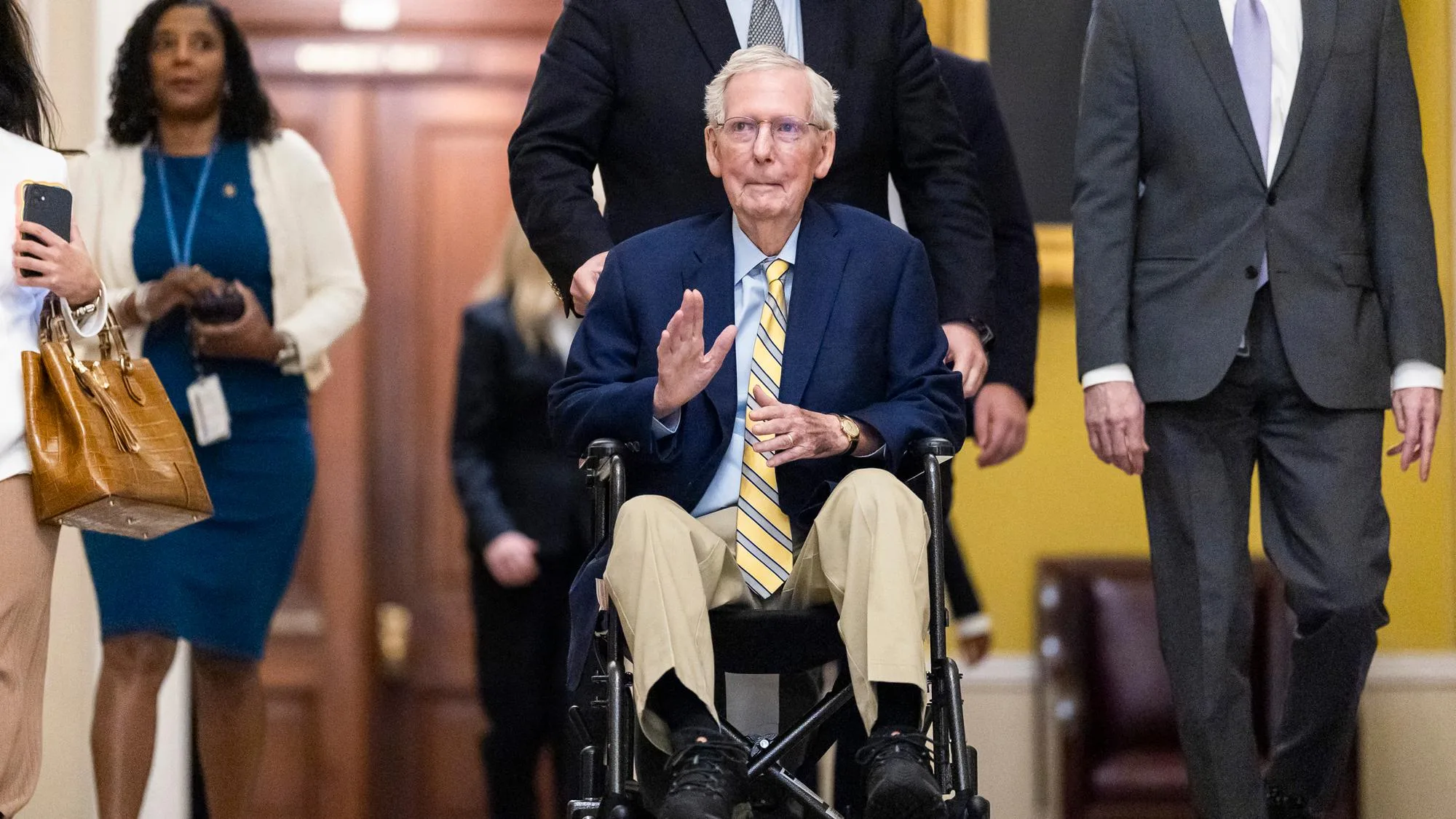 LE RETOUR DU SÉNATEUR RÉPUBLICAIN MITCH MCCONNELL APRÈS TROIS MOIS D’ABSENCE N’A PAS VRAIMENT RASSURÉ