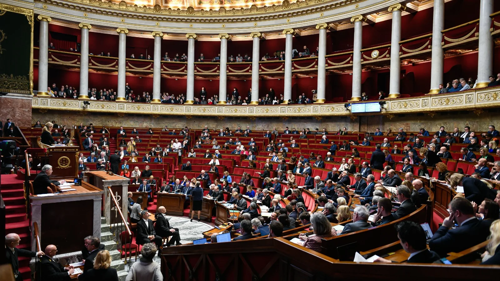 UNE TAXE SUR CHAQUE GIGAOCTET TÉLÉCHARGÉ : LES DÉPUTÉS VIENNENT DE VOTER UNE MESURE QUI POURRAIT COÛTER CHER