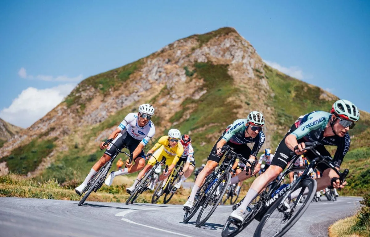 EN DIRECT TOUR DE FRANCE 2026 : BAGARRE ENTRE FAVORIS ATTENDUE DANS L’EST… SUIVEZ LA 14E ÉTAPE AVEC NOUS