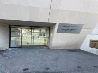 JEUNE DE 17 ANS POIGNARDÉ DANS UNE GARE EN NORMANDIE : DEUX PERSONNES INTERPELLÉES ET PLACÉES EN DÉTENTION