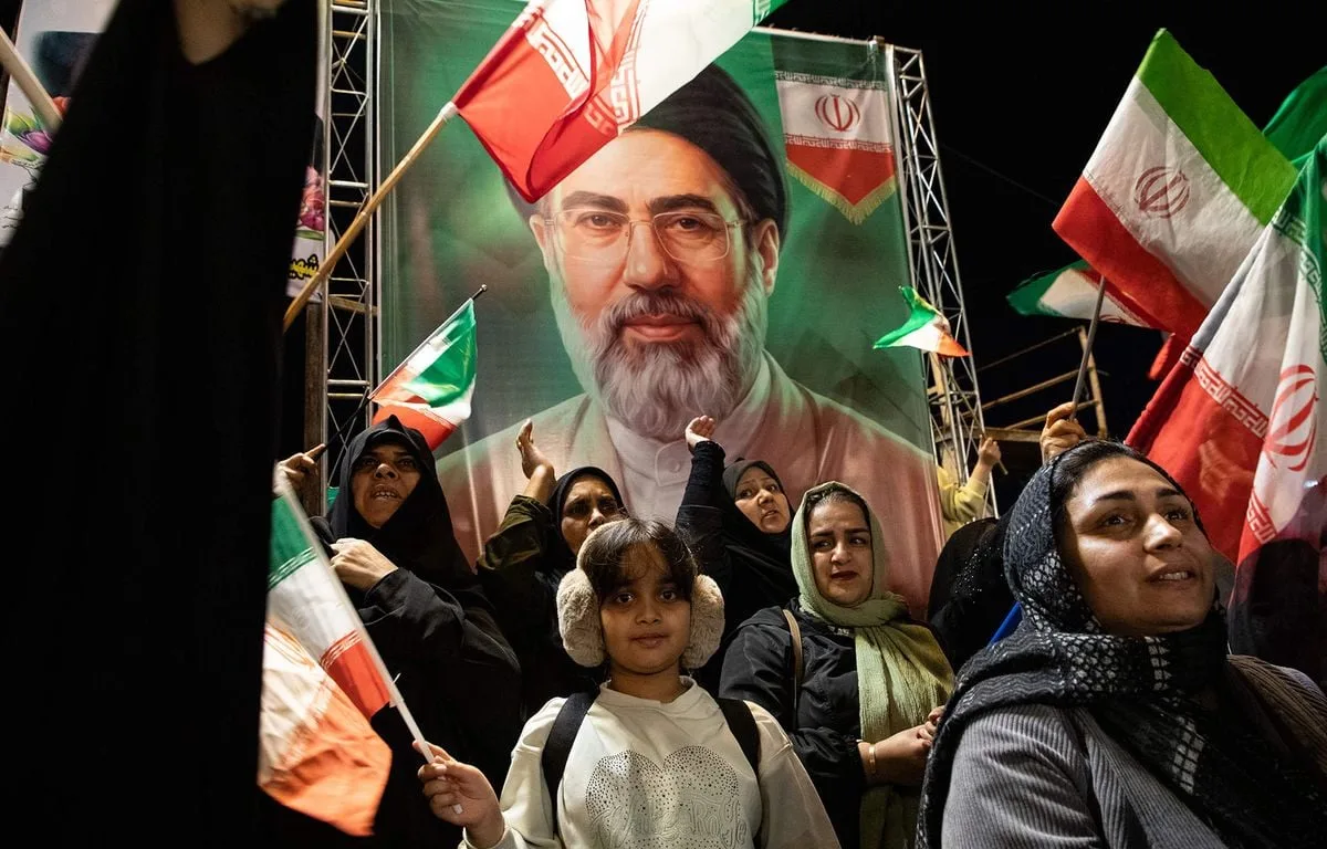 IRAN : TOUJOURS INVISIBLE, LE GUIDE SUPRÊME POUSSE LES IRANIENS À FAIRE DES ENFANTS