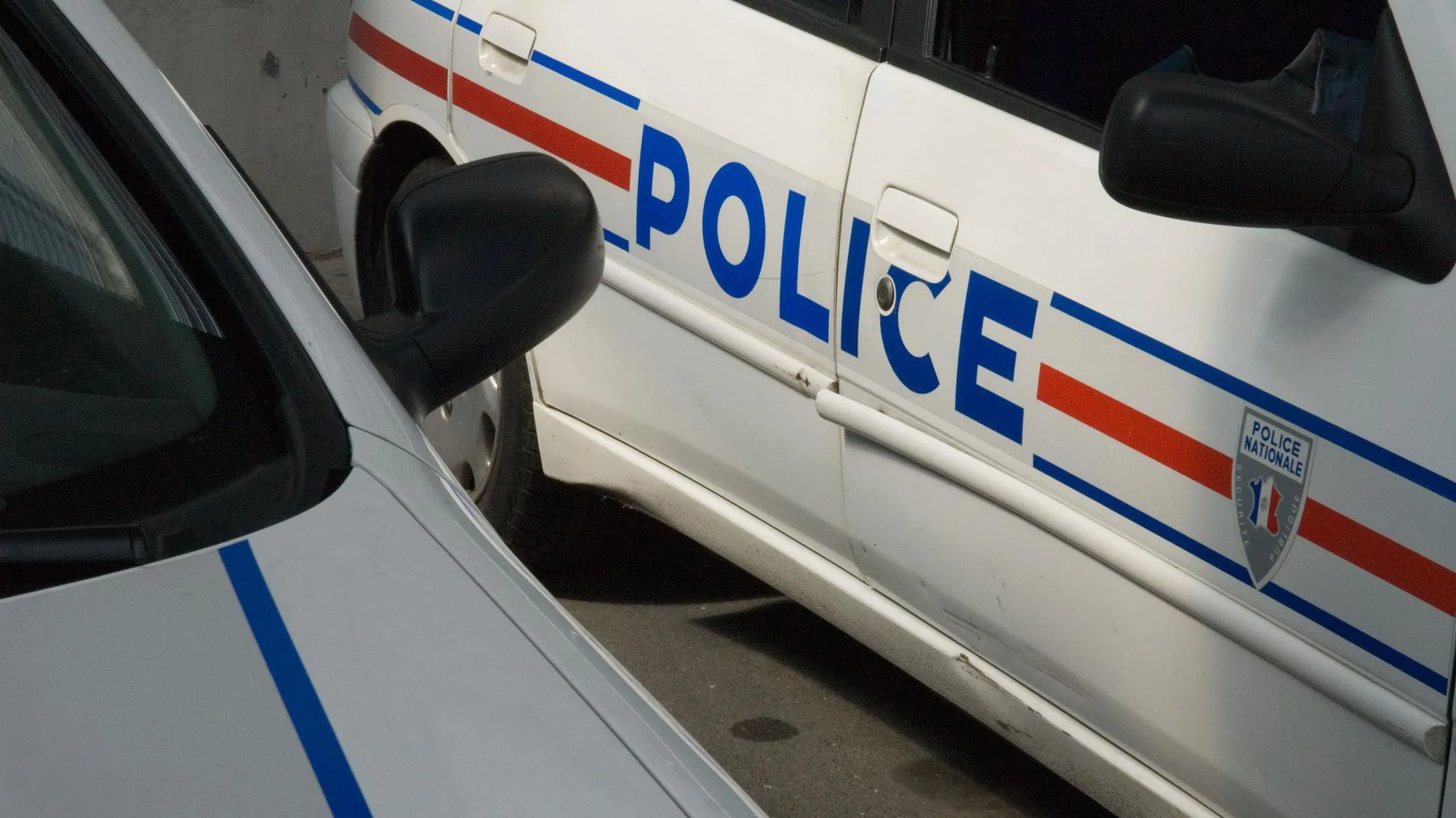 À PARIS, DES DIZAINES D’INTERPELLATIONS ET DES BLESSÉS AVANT LA FINALE DE LA COUPE DE FRANCE