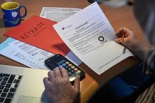 ASSURANCE VIE ET PER : CES FRAIS SOUVENT OUBLIÉS AU MOMENT DE TRANSFORMER VOTRE ÉPARGNE EN RENTE