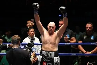 BOXE. TYSON FURY ENCHAÎNE ET REMPORTE SON COMBAT FACE À MARIUSZ WACH PAR ABANDON