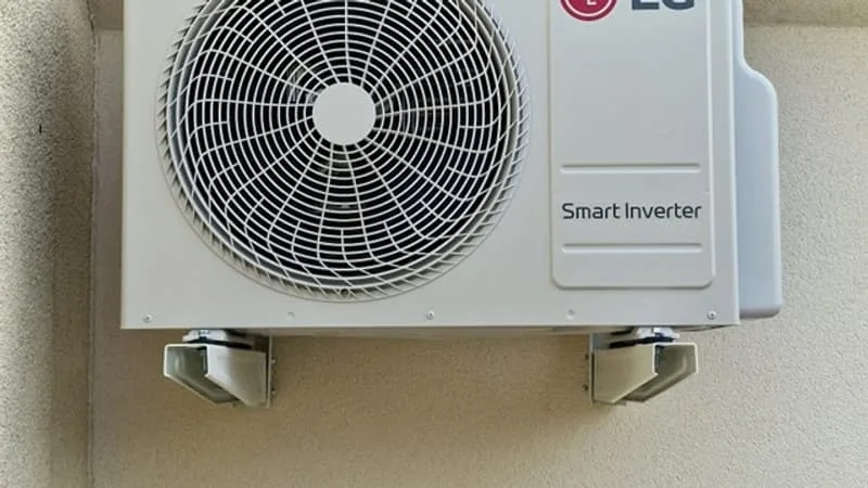 CHALEUR: VOICI COMBIEN VOUS COÛTE LE FAIT DE LAISSER LA CLIMATISATION ALLUMÉE TOUTE LA NUIT