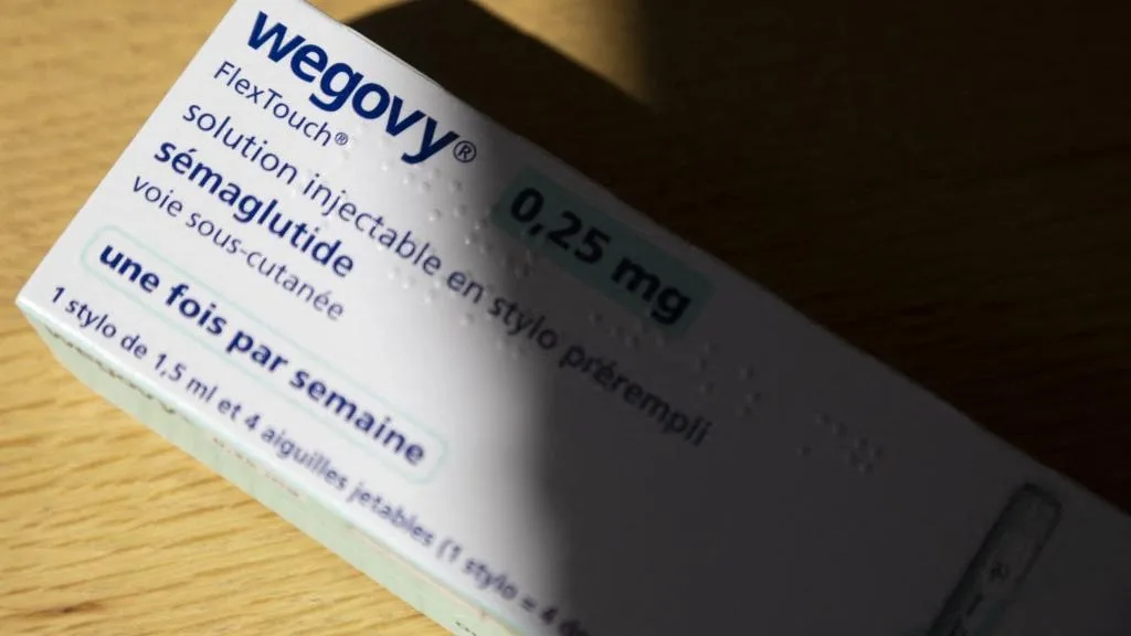 APRÈS DES PUBLICITÉS POUR CES MÉDICAMENTS ANTI-OBÉSITÉ, DEUX LABORATOIRES SANCTIONNÉS EN FRANCE