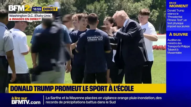 DONALD TRUMP REJOINT DES ENFANTS SUR LA PELOUSE DE LA MAISON BLANCHE APRÈS SA DÉCISION DE RELANCER UN TEST PHYSIQUE IMPOSÉ AUX JEUNES AMÉRICAINS