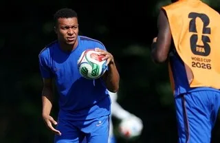 INSULTES RACISTES CONTRE MBAPPÉ : LA FRANCE A REÇU DES EXCUSES DU GOUVERNEMENT PARAGUAYEN