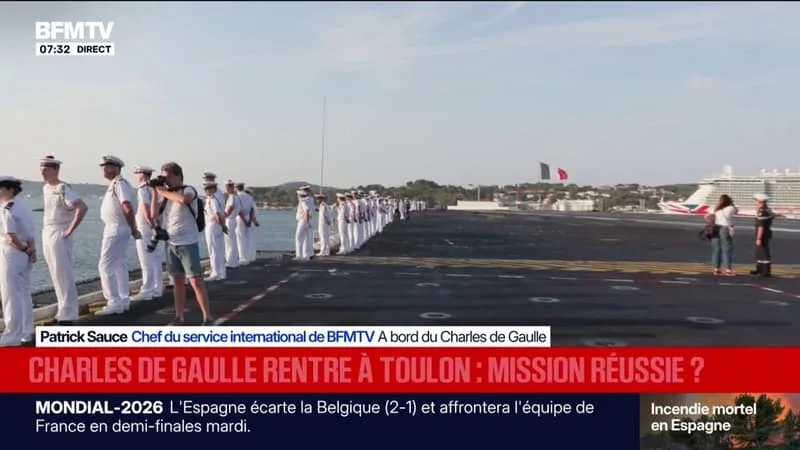 APRÈS CINQ MOIS DE MISSION, LE PORTE-AVIONS CHARLES DE GAULLE RENTRE À TOULON