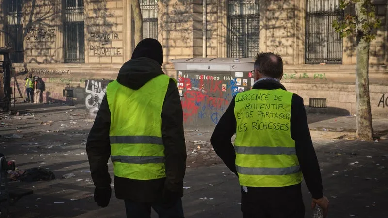 LA COORDINATION DES GILETS JAUNES À L’ORIGINE DES MANIFESTATIONS ANNONCE UN « ACTE II » POUR SAMEDI PROCHAIN