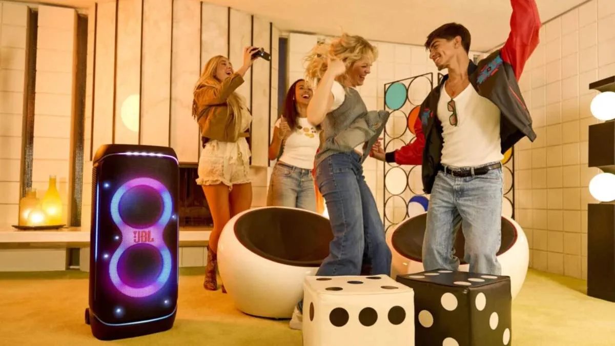 CETTE ENCEINTE JBL LUMINEUSE DE 800 W EN PROMO CHEZ BOULANGER DEVIENT UN EXCELLENT DEAL POUR ANIMER LES SOIRÉES D’ÉTÉ
