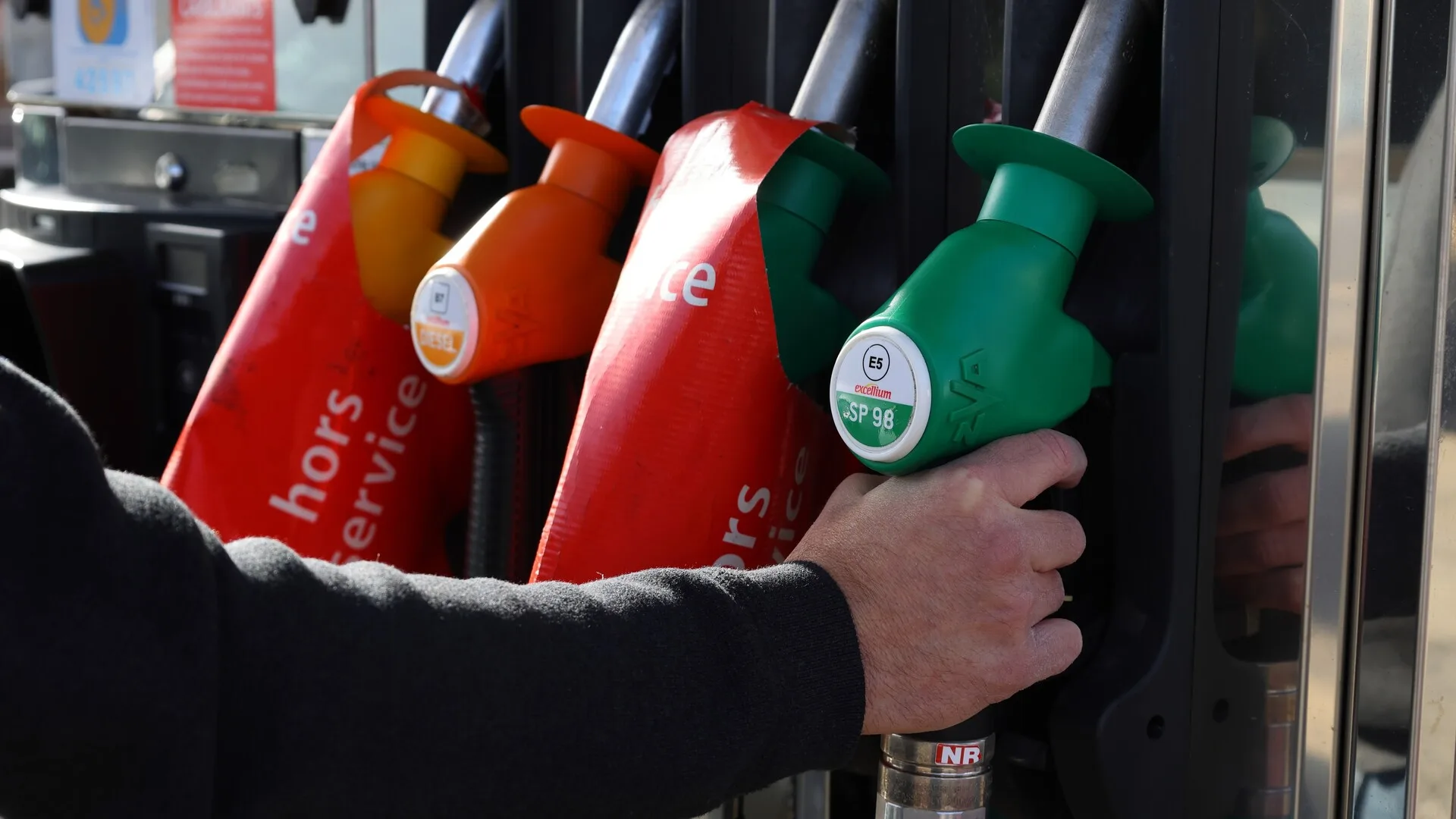 LA DGCCRF TRAQUE LES STATIONS-SERVICE QUI TRICHENT SUR LEURS PRIX CARBURANTS AFFICHÉS SUR LE SITE DU GOUVERNEMENT