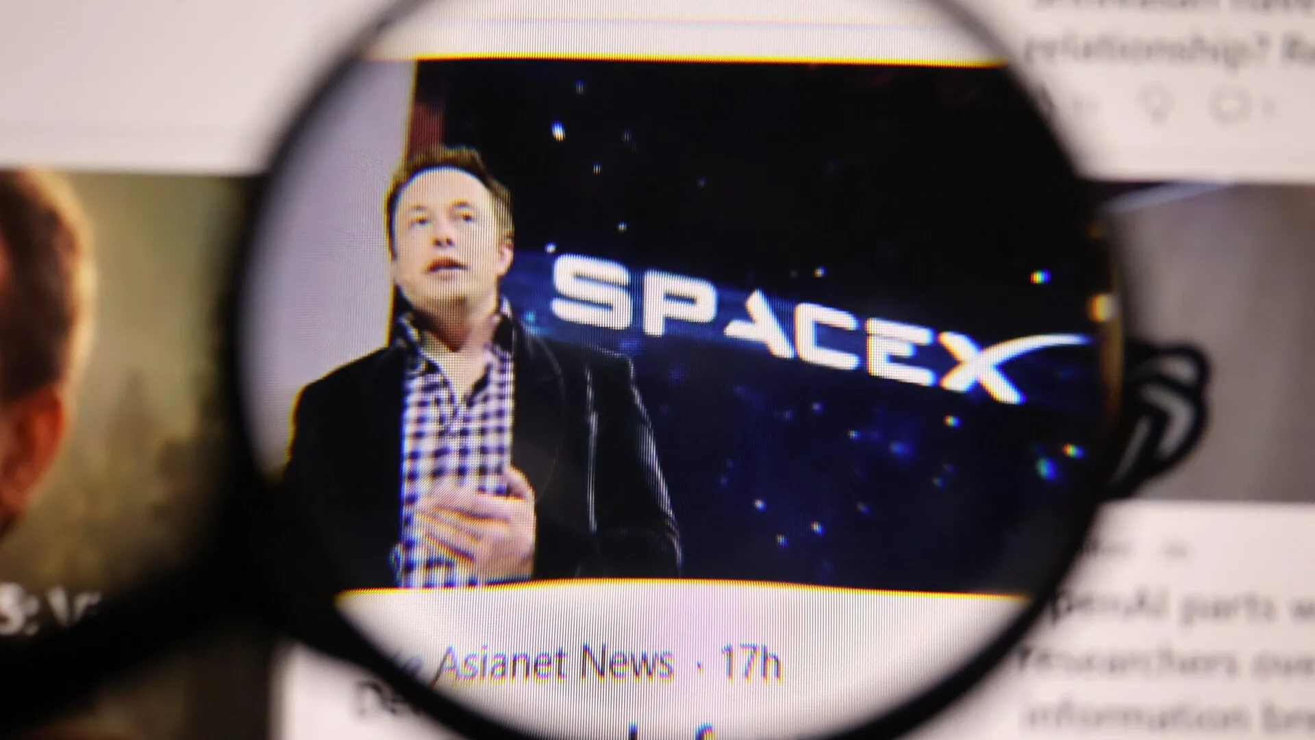« LA PREMIÈRE D’UNE LONGUE SÉRIE », ELON MUSK VA DONNER UNE ACTION SPACEX À DES MILLIONS D’ENFANTS