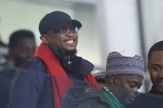 SAMUEL ETO’O REMPORTE UN MATCH LONG DE 21 ANS CONTRE LE FISC ET ÉVITE UNE AMENDE DE 900 000 EUROS