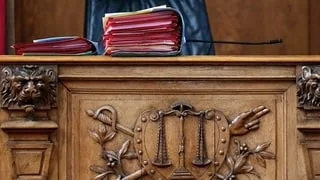 APRÈS LA DÉCOUVERTE D’ARMES DANS UNE VOITURE À SARCELLES, SIX HOMMES MIS EN EXAMEN