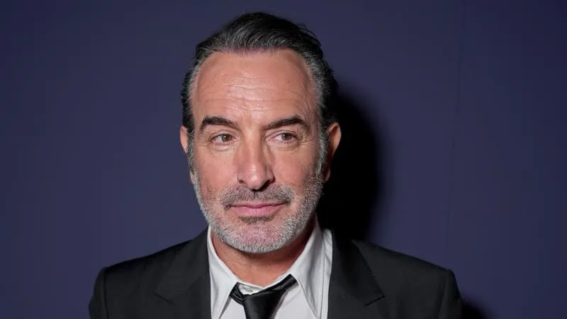 « JE PENSE À VOUS, JE PENSE À VOUS »: JEAN DUJARDIN ET JEANNE CHERHAL DÉVOILENT UN DUO INATTENDU