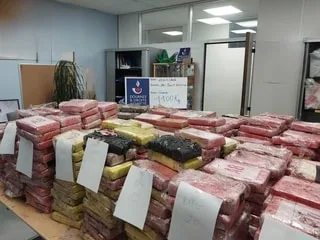 NARCOTRAFIC : L’ÉLYSÉE TIENT UNE CINQUIÈME RÉUNION EN HUIT MOIS, LES OUTRE-MER EN PREMIÈRE LIGNE