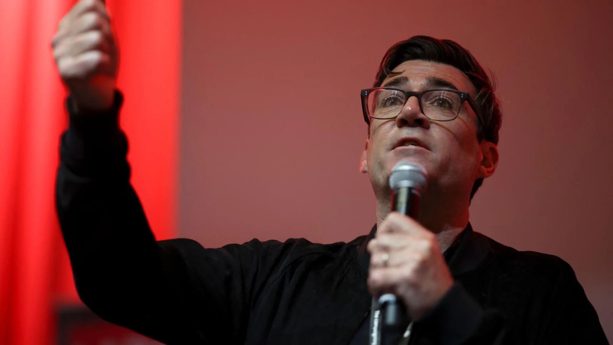ANDY BURNHAM ÉLU DÉPUTÉ AVEC DOWNING STREET EN LIGNE DE MIRE, KEIR STARMER EN PÉRIL