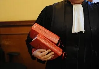 APRÈS AVOIR APPELÉ SON EX 2 500 FOIS EN SIX MOIS, UN TRENTENAIRE SE VOIT REFUSER SA DEMANDE DE REMISE EN LIBERTÉ