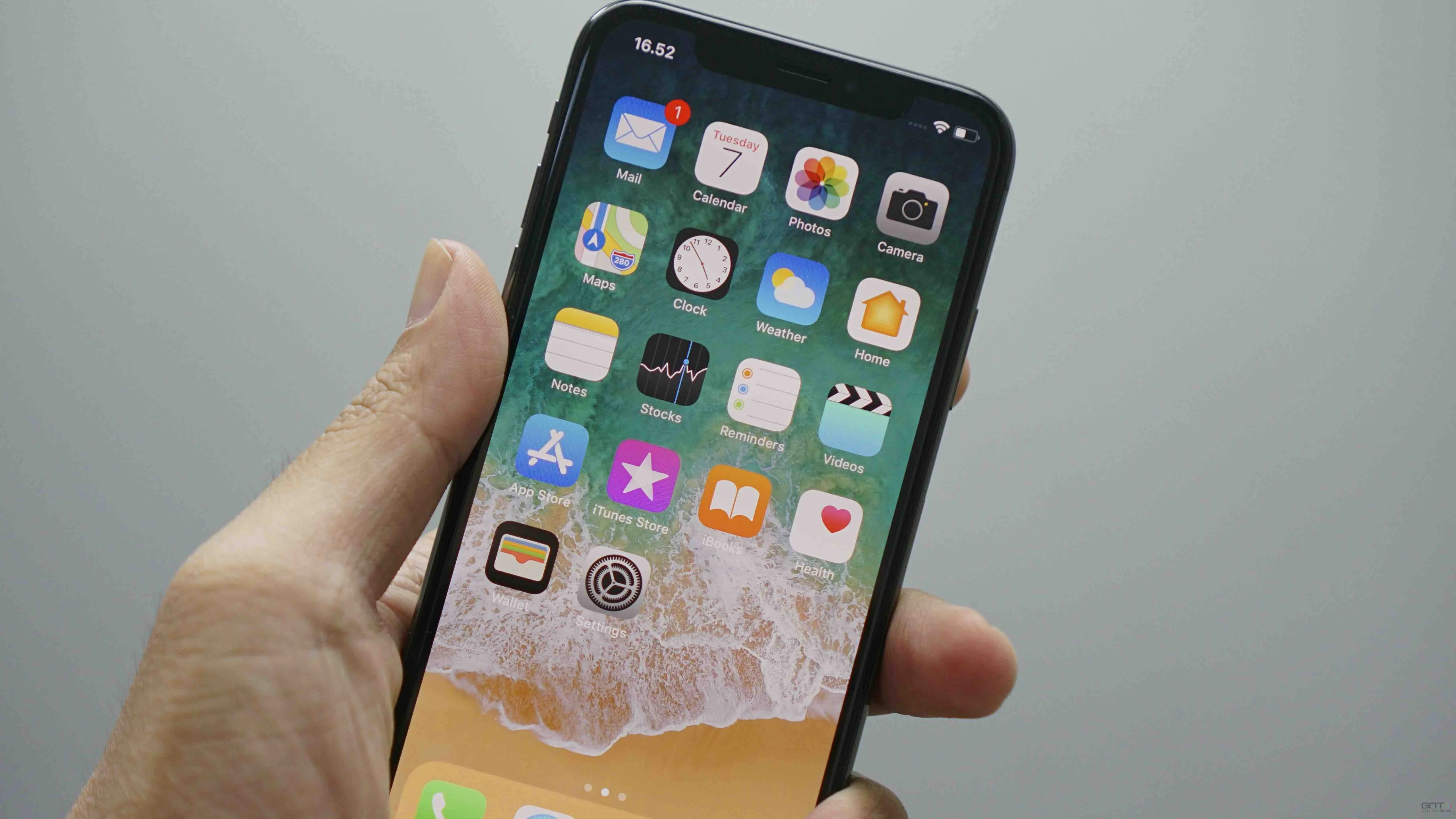 FAILLE MATÉRIELLE USBLITER8 CHEZ APPLE : VOTRE VIEIL IPHONE EST-IL UNE BOMBE À RETARDEMENT ?