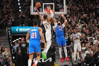 NBA. VICTOR WEMBANYAMA ET LES SPURS DOMINENT THUNDER ET ÉGALISENT EN FINALE DE CONFÉRENCE OUEST