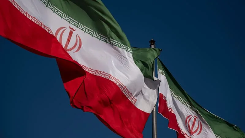 GUERRE EN IRAN: TÉHÉRAN AVERTIT D’UNE « RÉPONSE IMMÉDIATE » EN CAS DE DÉPLOIEMENT FRANÇAIS ET BRITANNIQUE DANS LE DÉTROIT D’ORMUZ