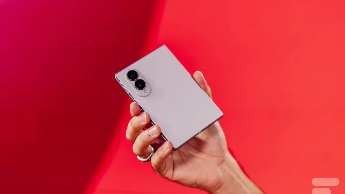 J’AI TESTÉ LE SAMSUNG GALAXY Z FOLD 8 : MON COUP DE CŒUR POUR CE PETIT FORMAT IMPARFAIT